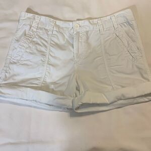 Calvin Klein Size 6 cuffed or uncuffed white shorts.  All pockets operable